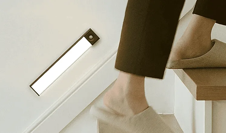 Garderobslampa LED med rörelsesensor