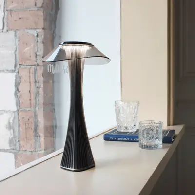 Slimmad portabel bordslampa - Svart